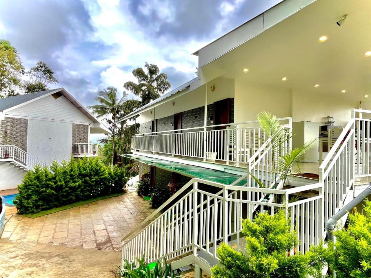 Aura Springs Resort Anachal Luaran gambar